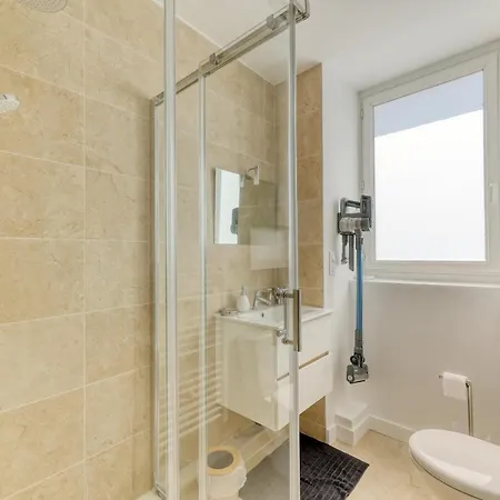 Petite Parenthese Apartment