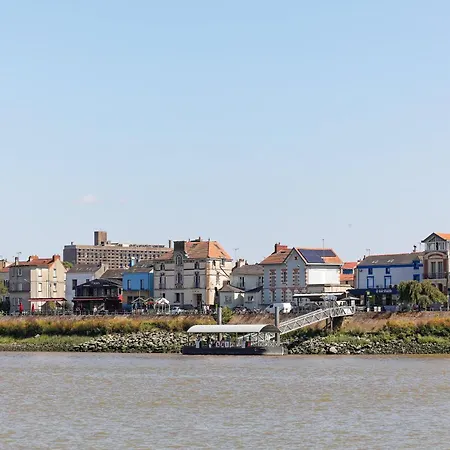 Petite Parenthese Apartment