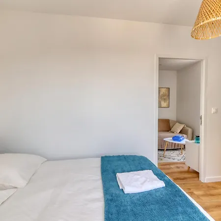 Petite Parenthese Apartment